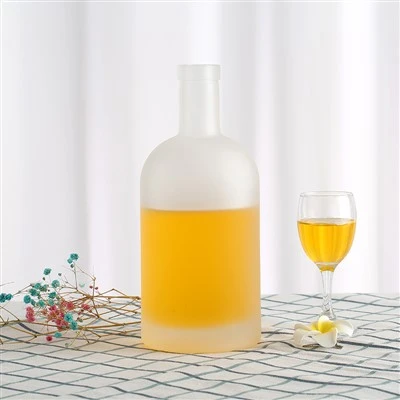 Lukierowe szklane butelki whisky